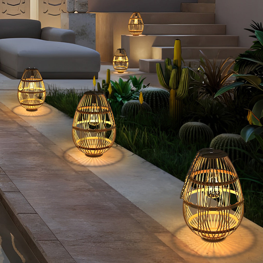 WINCHESTER RATTAN SOLAR GARDEN ILLUMINATOR WITH WATER-RESISTANT DESIGN