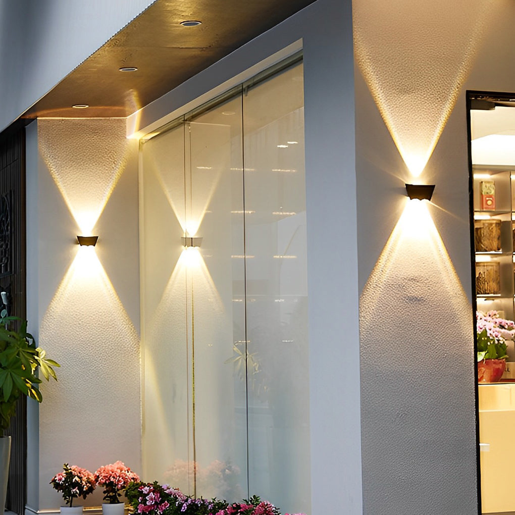 WINDSOR LUMINAIRE BLACK WALL WASHER WITH DUAL LIGHTING