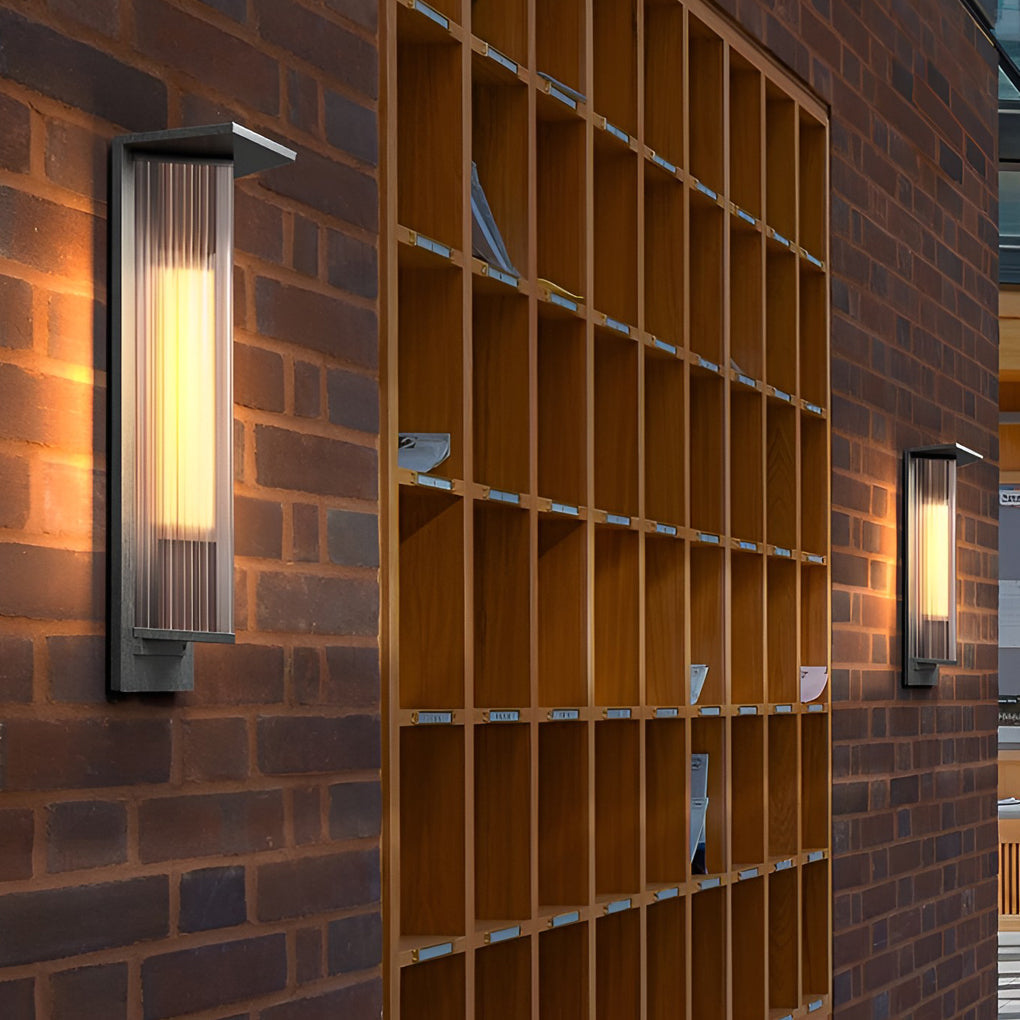 WINTHROP RUSTIC SOLAR-POWERED OUTDOOR WALL LANTERN