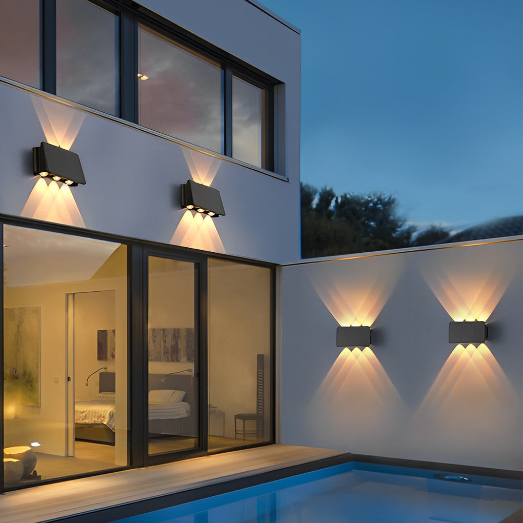 RIVERTON SOLAR-POWERED ILLUMINATION WALL SCONCE