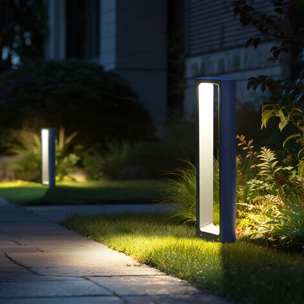 WINDSOR SQUARE OUTDOOR LED PATHWAY LANTERN