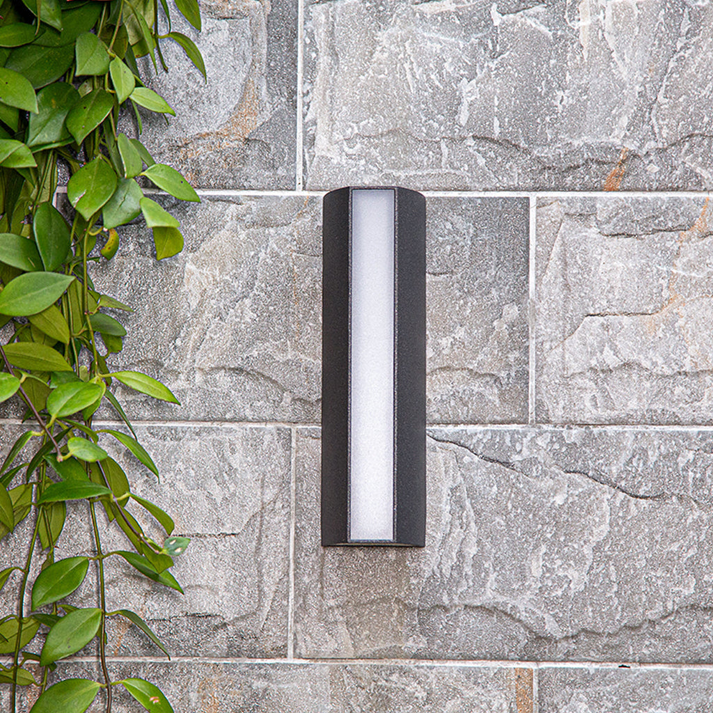 RAVENWOOD MODERN OUTDOOR STRIP LIGHTING FIXTURE
