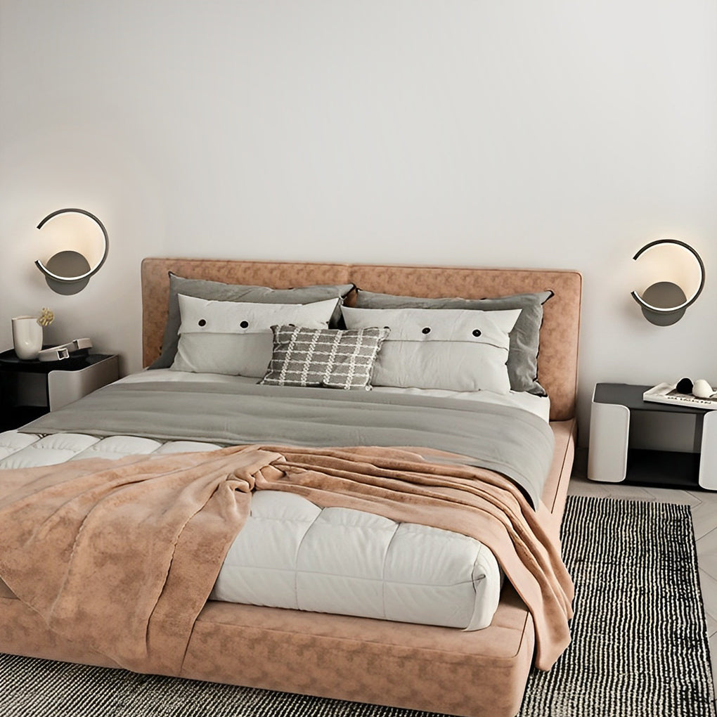 WINTHROP CIRCULAR DIMMABLE LED WALL SCONCE