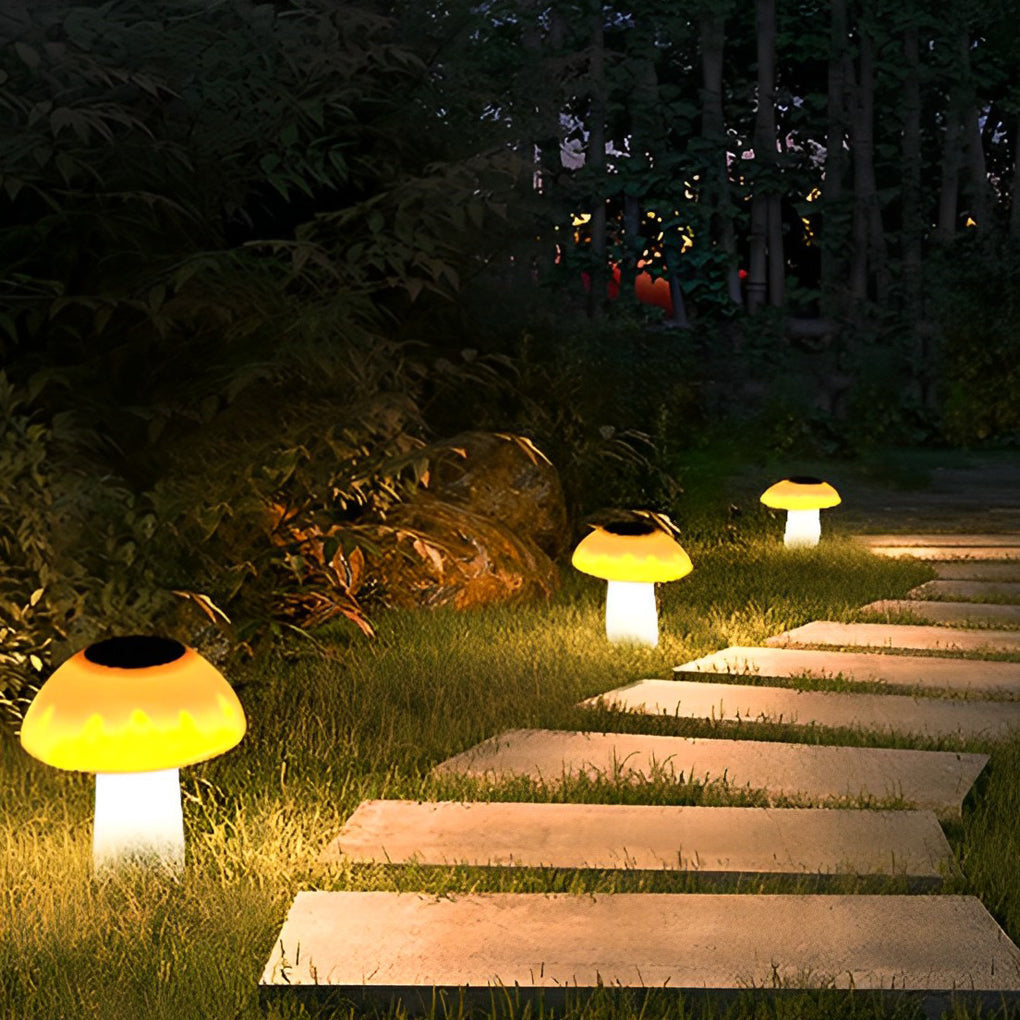 FENWICK MUSHROOM SHAPED SOLAR GARDEN LANTERN, WEATHER-RESISTANT FOR OUTDOOR SPACES