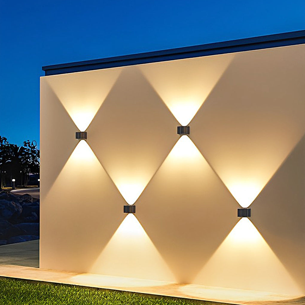 RAVENWOOD SOLAR WALL LANTERN WITH DUAL ILLUMINATION