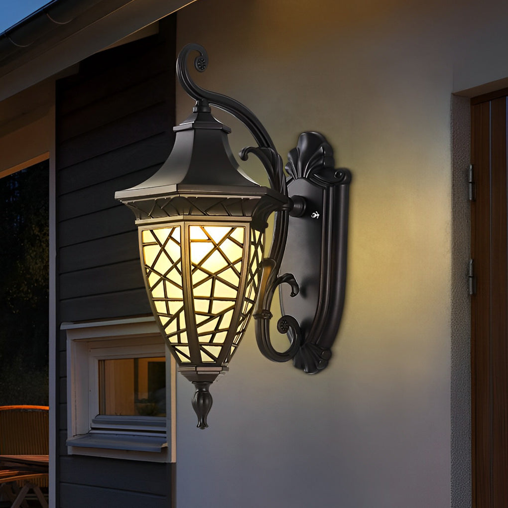 WINCHESTER SOLAR-CHARGED BLACK WALL LANTERN WITH VINTAGE GEOMETRIC DESIGN