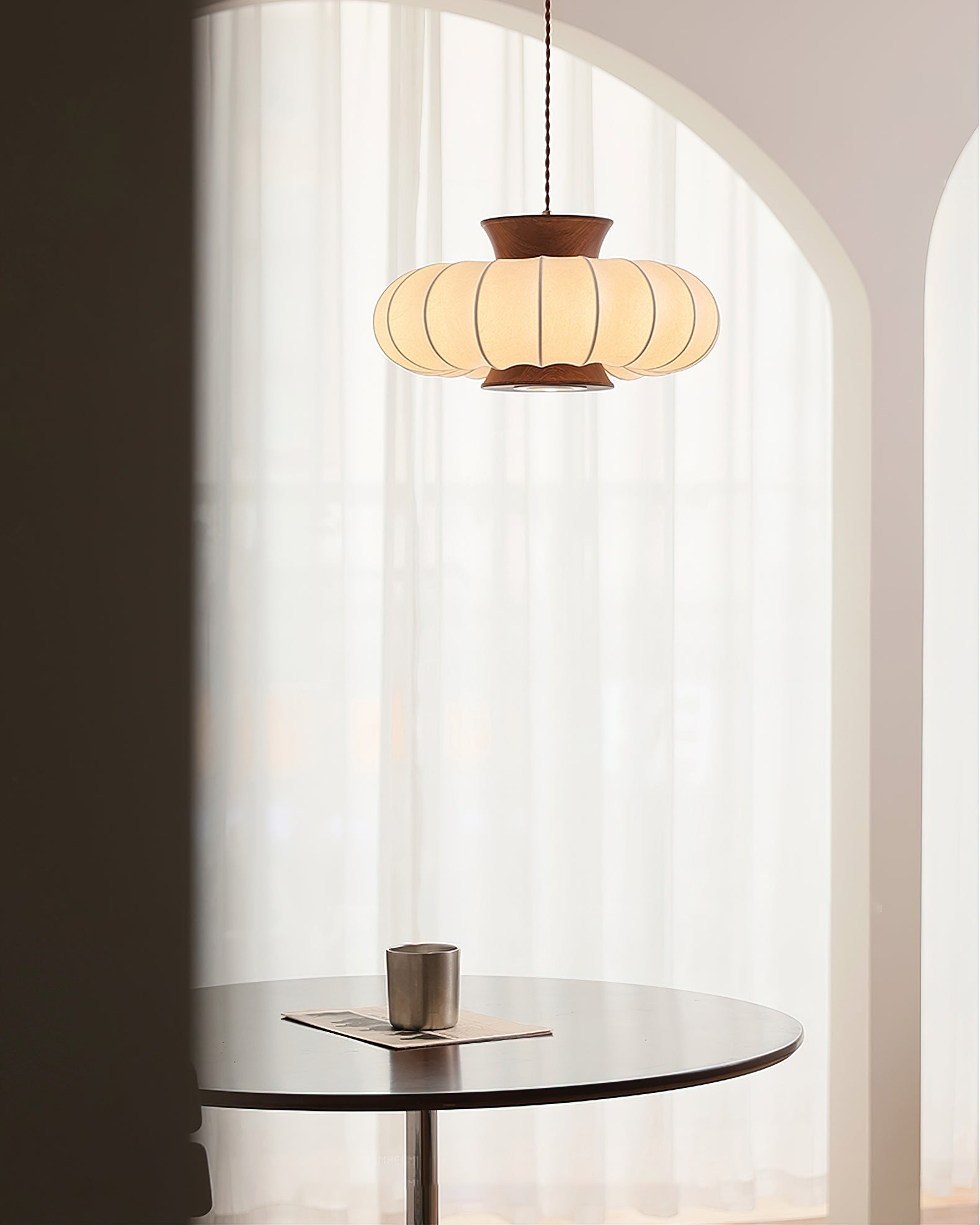 WINTHROP HANGING GLASS ILLUMINATOR