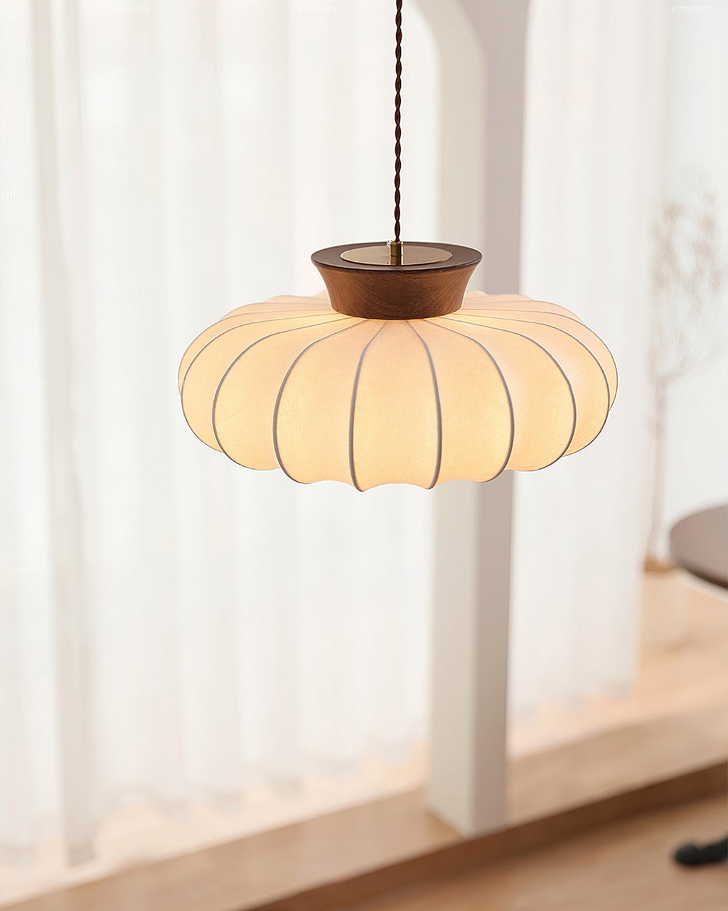 WINTHROP HANGING GLASS ILLUMINATOR