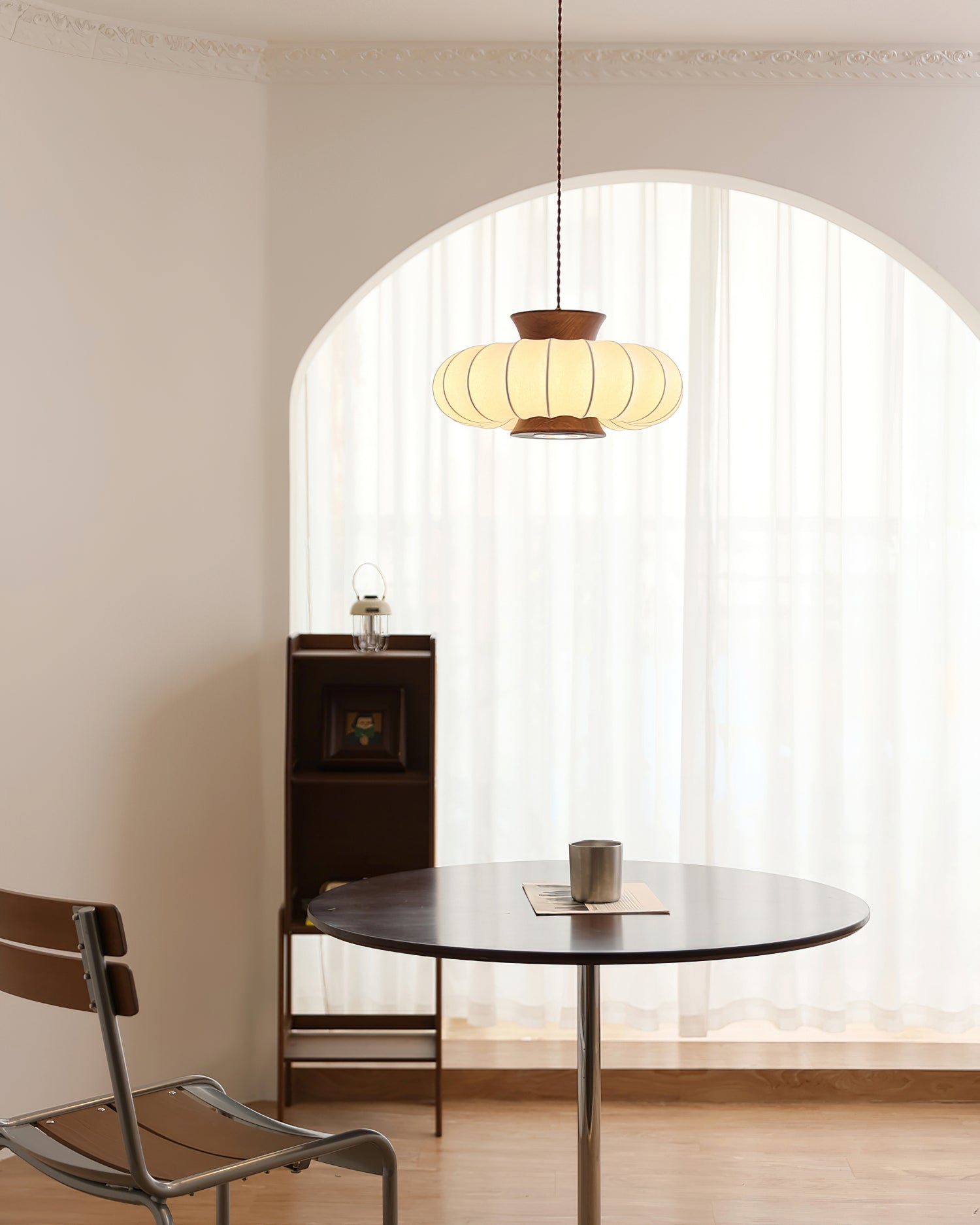 WINTHROP HANGING GLASS ILLUMINATOR