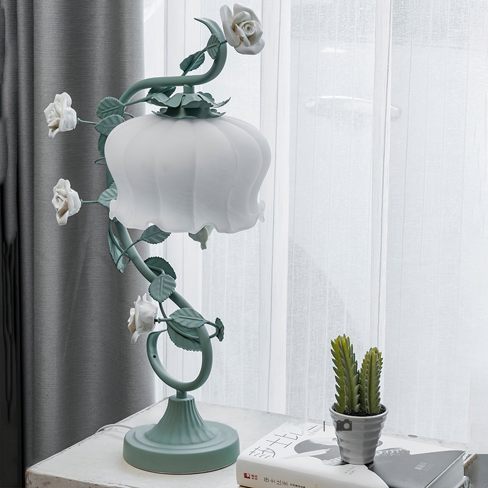 RAVENHILL HEMLOCK TABLE LANTERN