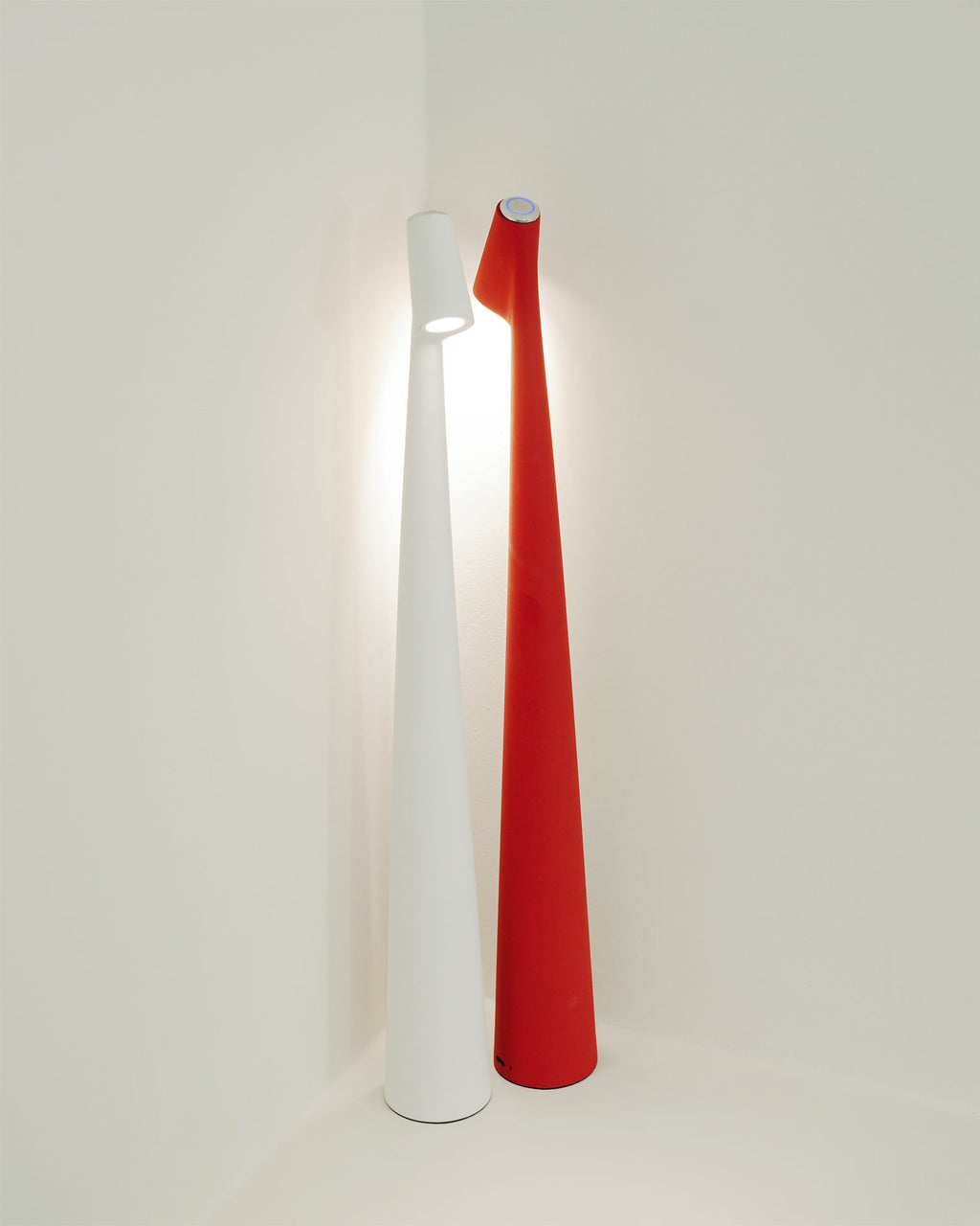 WINDSOR WICKED WIRELESS TABLE LANTERN