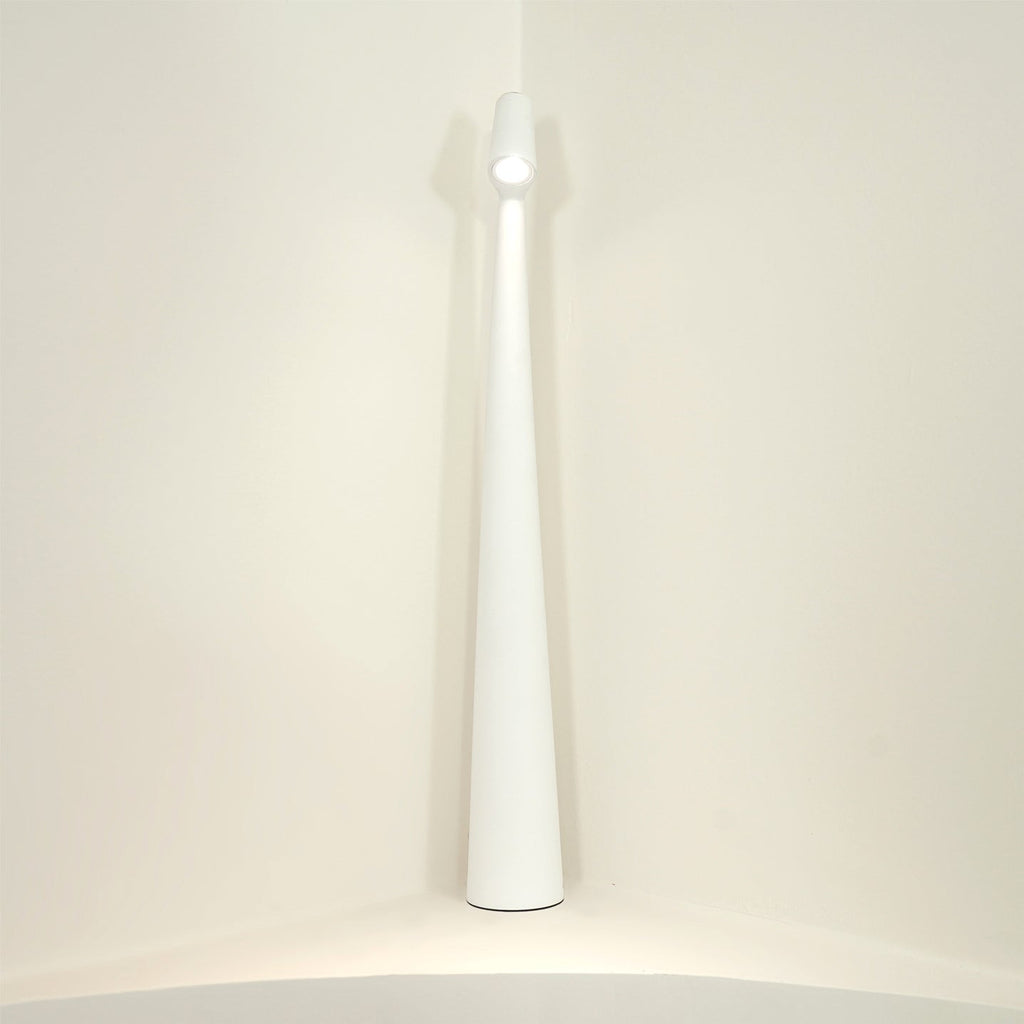 WINDSOR WICKED WIRELESS TABLE LANTERN