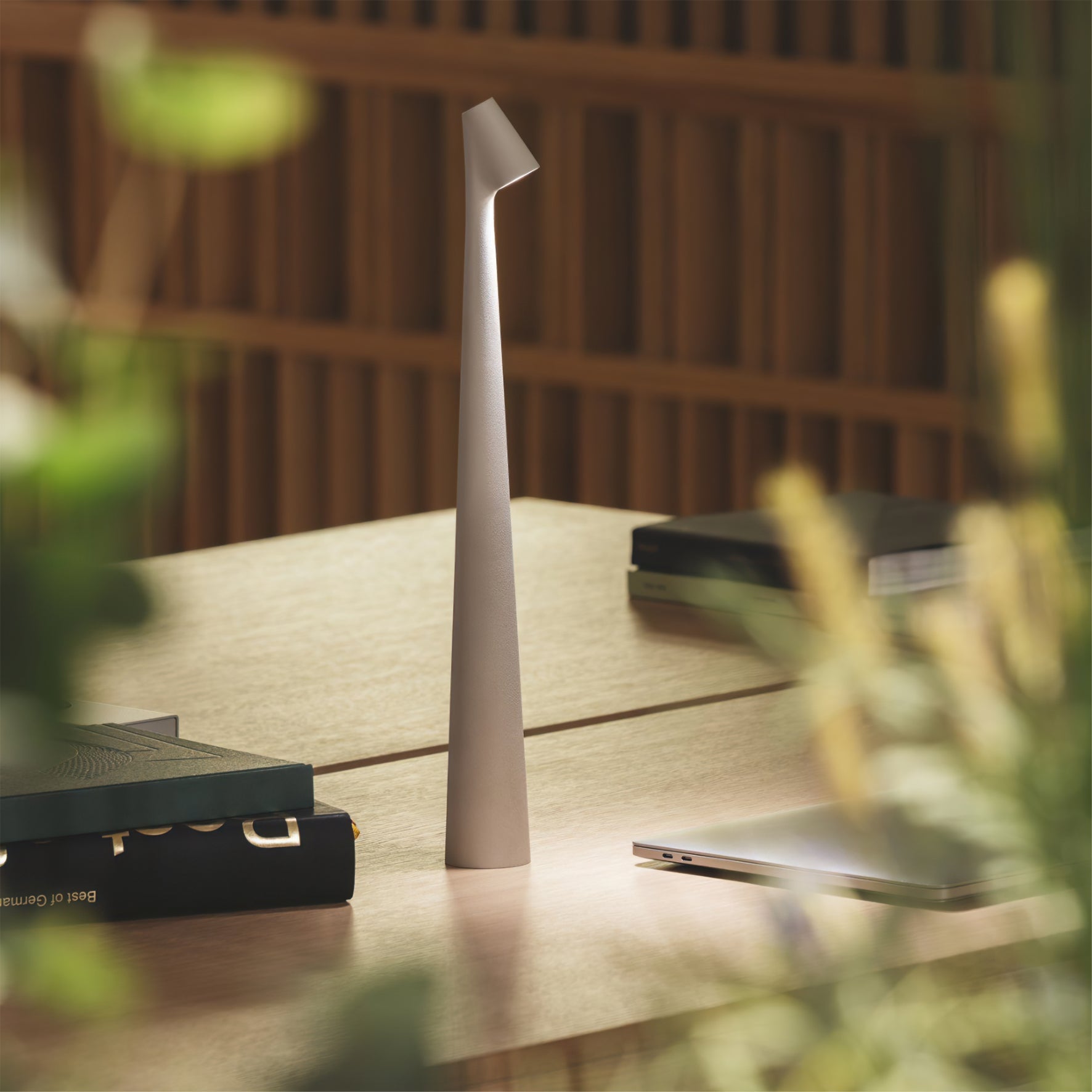 WINDSOR WICKED WIRELESS TABLE LANTERN