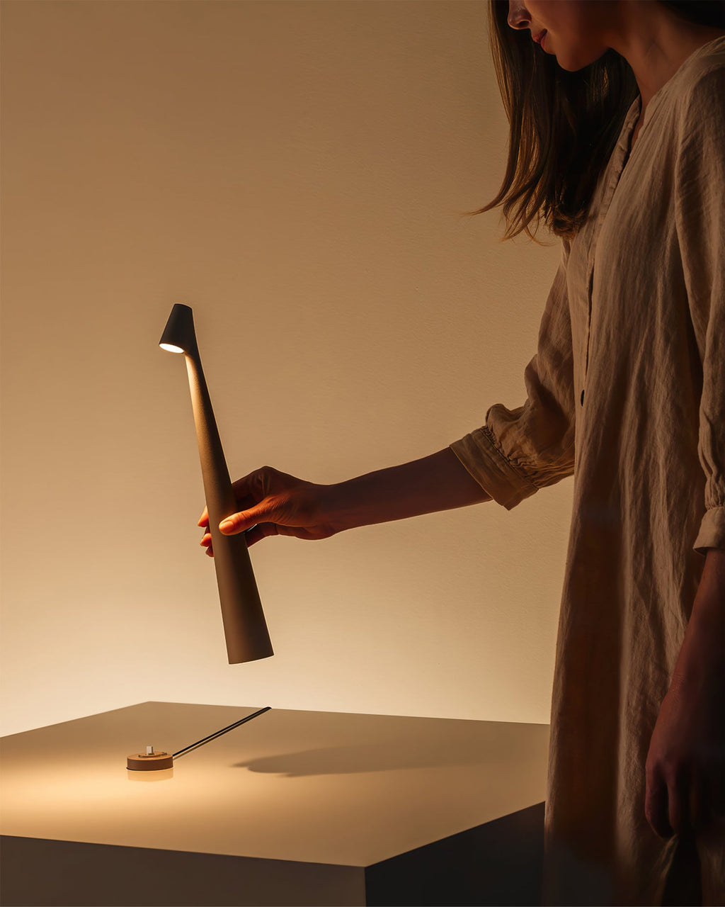 WINDSOR WICKED WIRELESS TABLE LANTERN