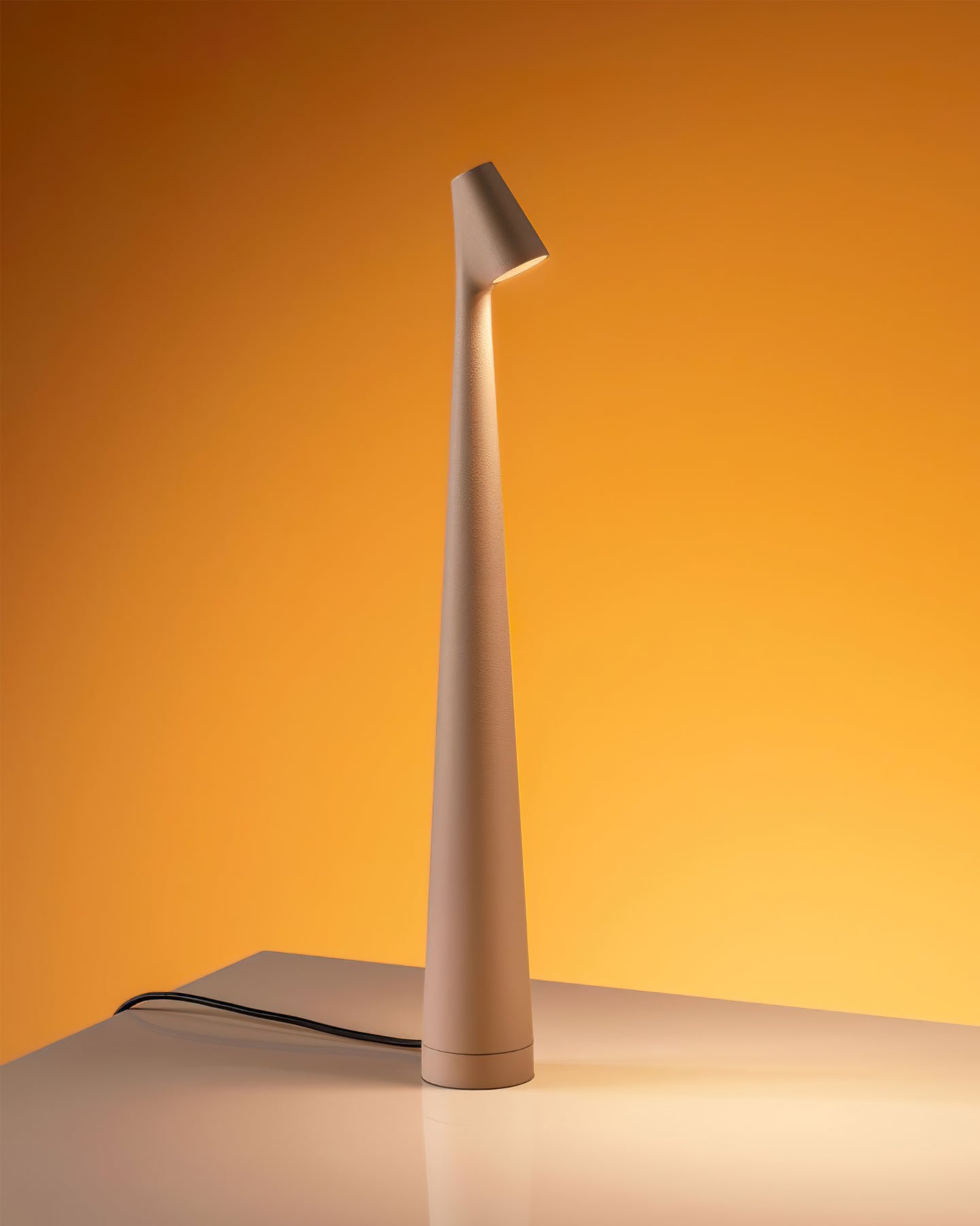 WINDSOR WICKED WIRELESS TABLE LANTERN