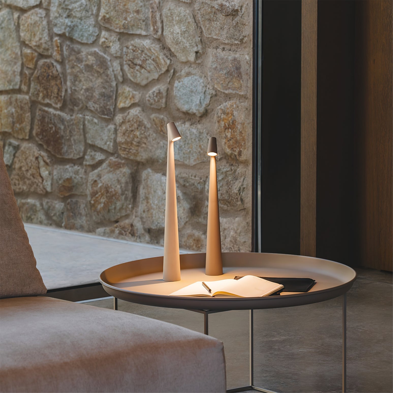 WINDSOR WICKED WIRELESS TABLE LANTERN