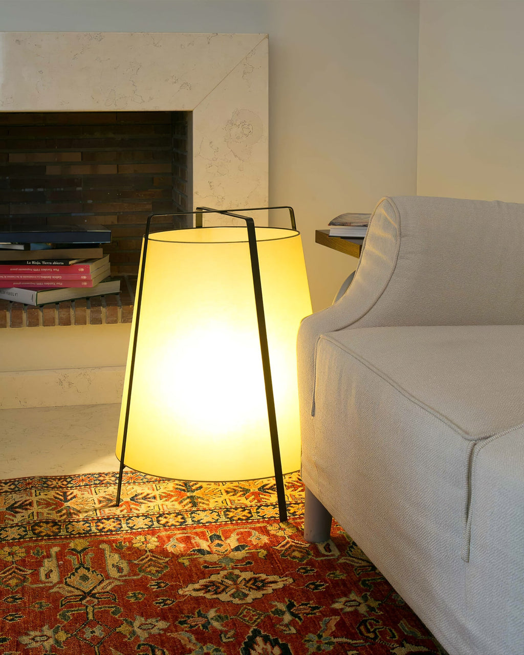 RAVENSCROFT MISTY GLASS TABLE LANTERN