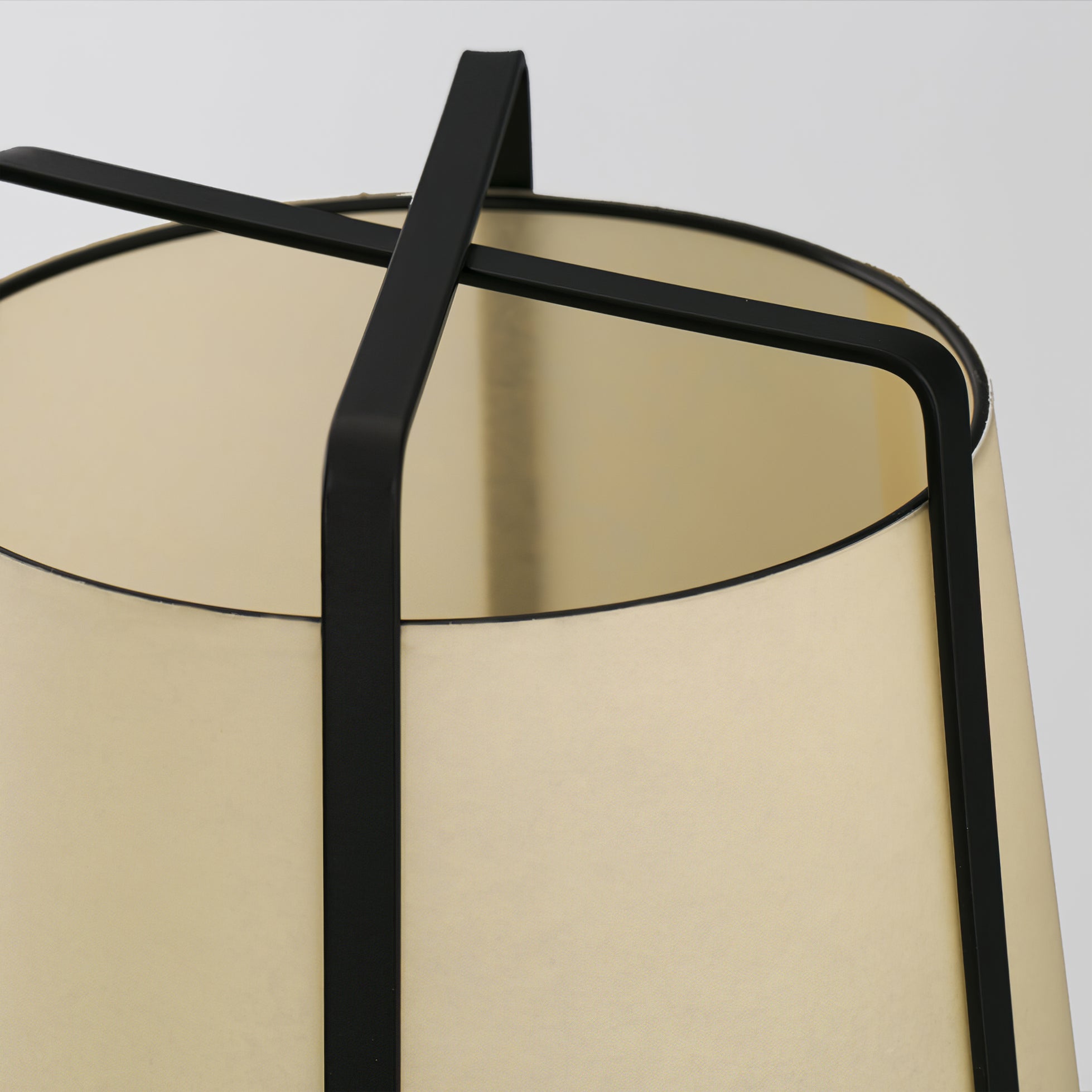 RAVENSCROFT MISTY GLASS TABLE LANTERN
