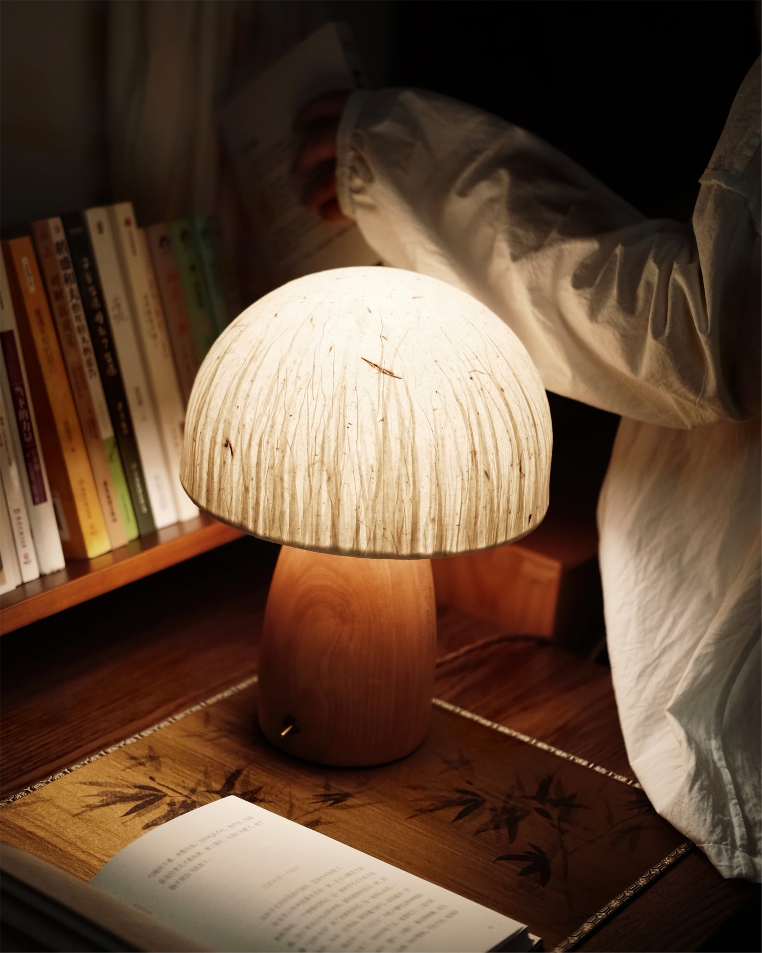 FENWICK FUNGAL GLOW TABLE LANTERN