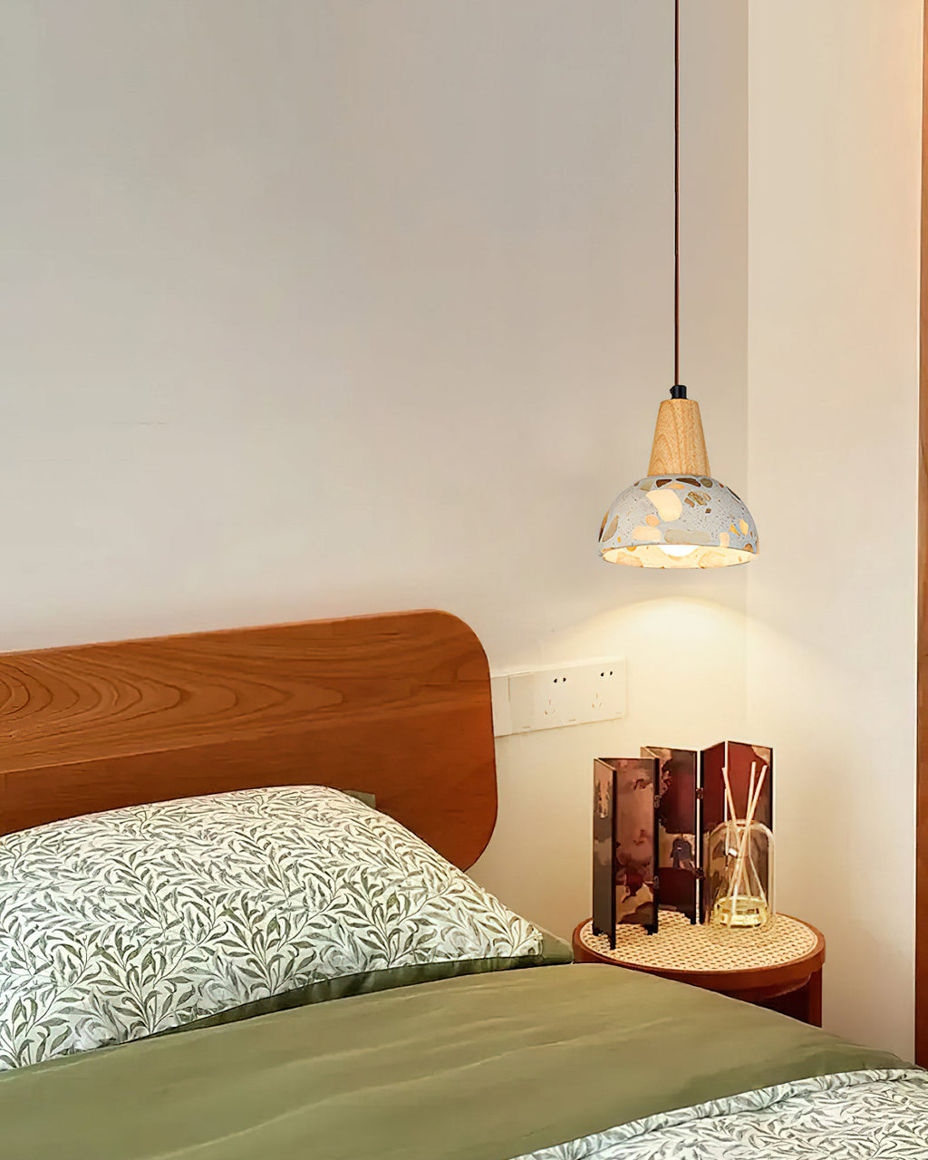 WINDSOR GLAZED CERAMIC HANGING LANTERN