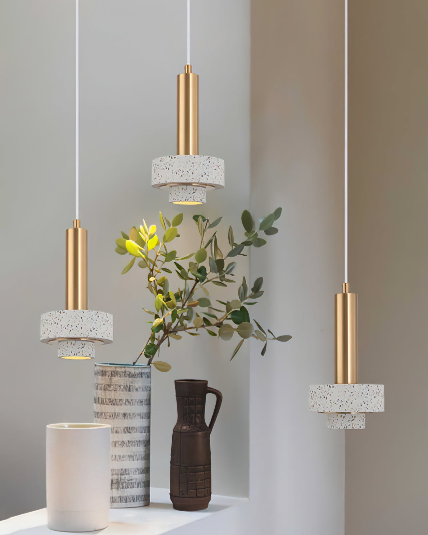 CAROLINE AMBER GLASS HANGING LANTERN