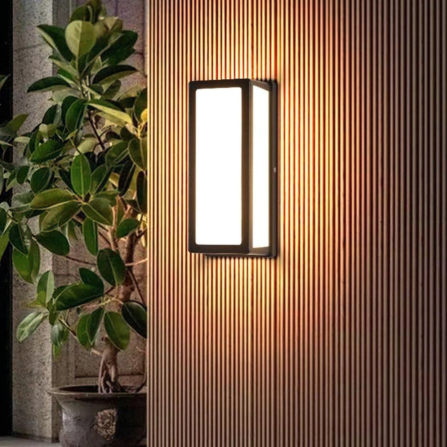 Ravenswood Lantern-Style Outdoor Sconce