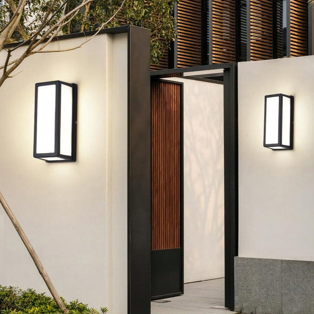 Ravenswood Lantern-Style Outdoor Sconce