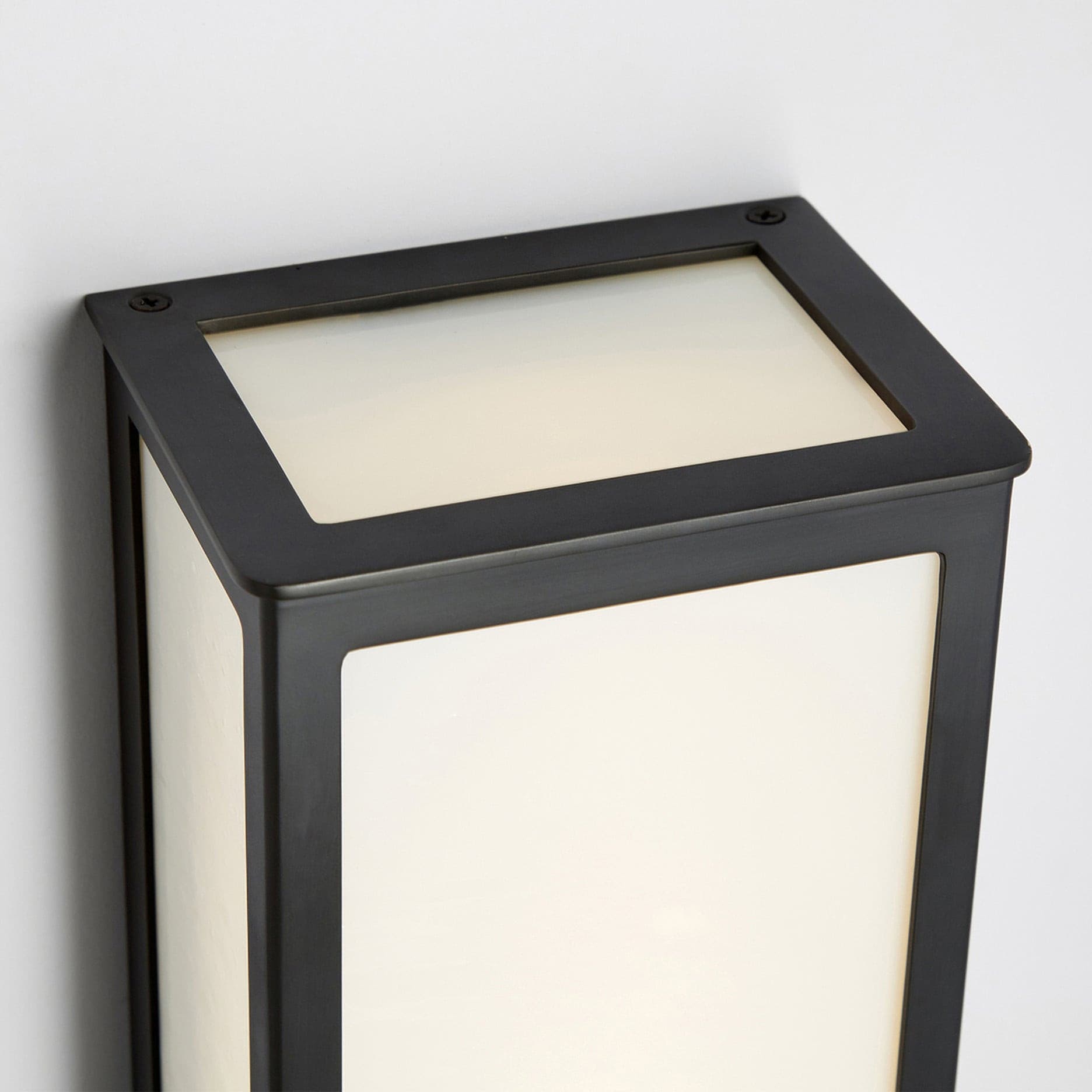 Ravenswood Lantern-Style Outdoor Sconce