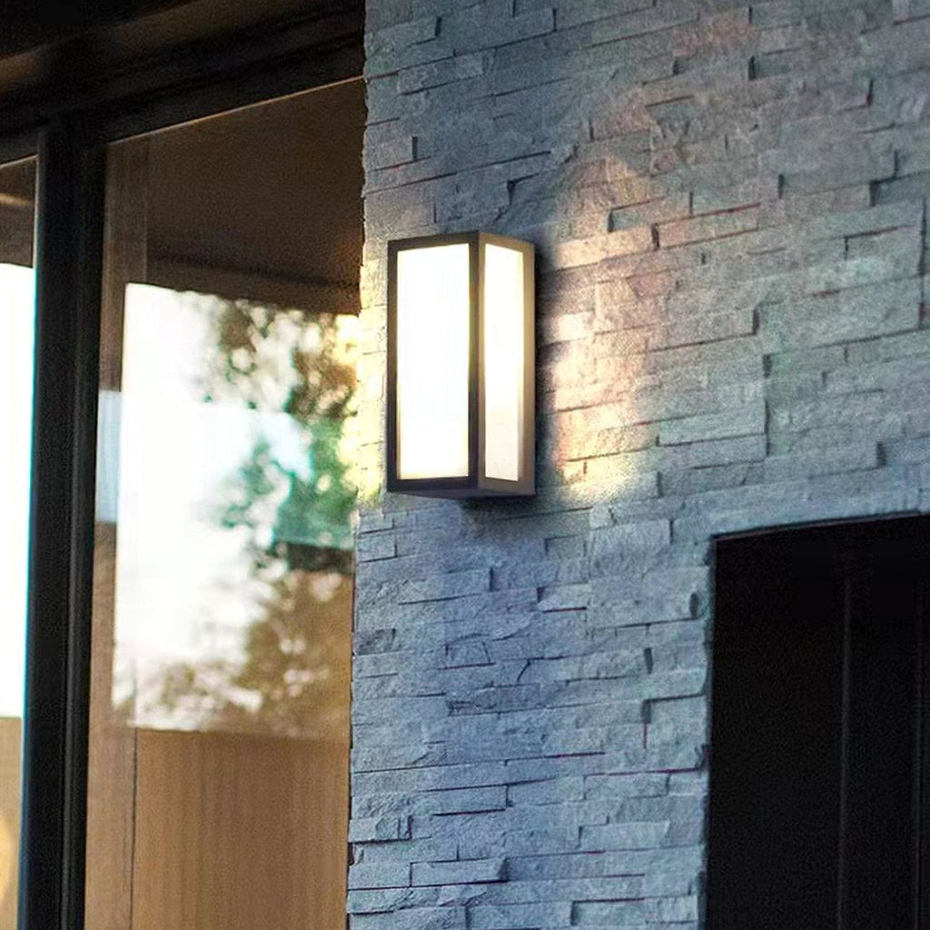 Ravenswood Lantern-Style Outdoor Sconce