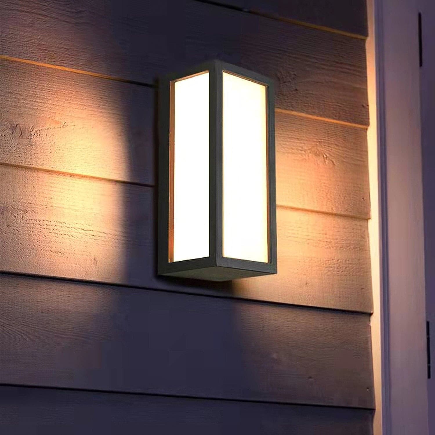 Ravenswood Lantern-Style Outdoor Sconce