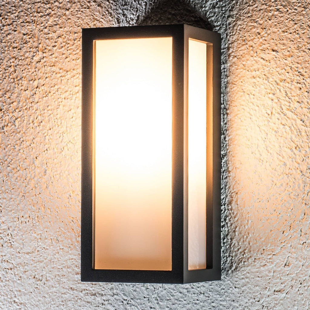 Ravenswood Lantern-Style Outdoor Sconce