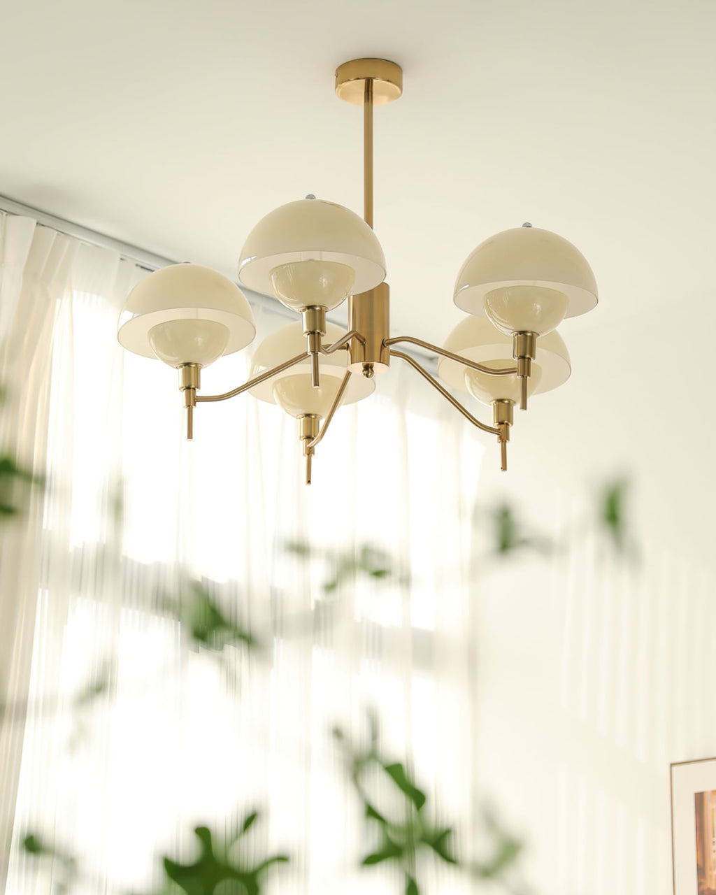 RAVENHALL GLOBE SUSPENSION LIGHT