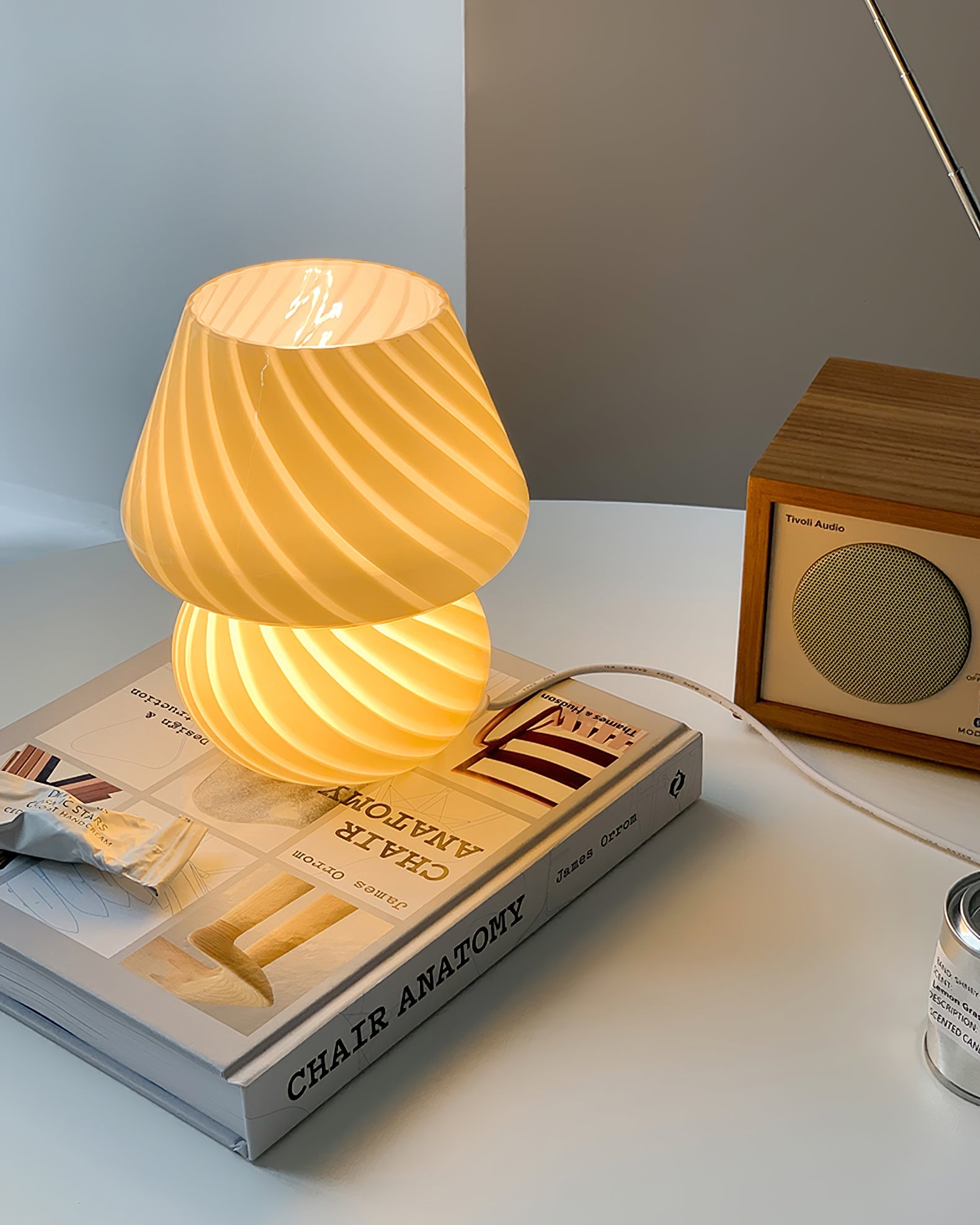 CHARLESTON CRYSTAL GLOBE TABLE LANTERN