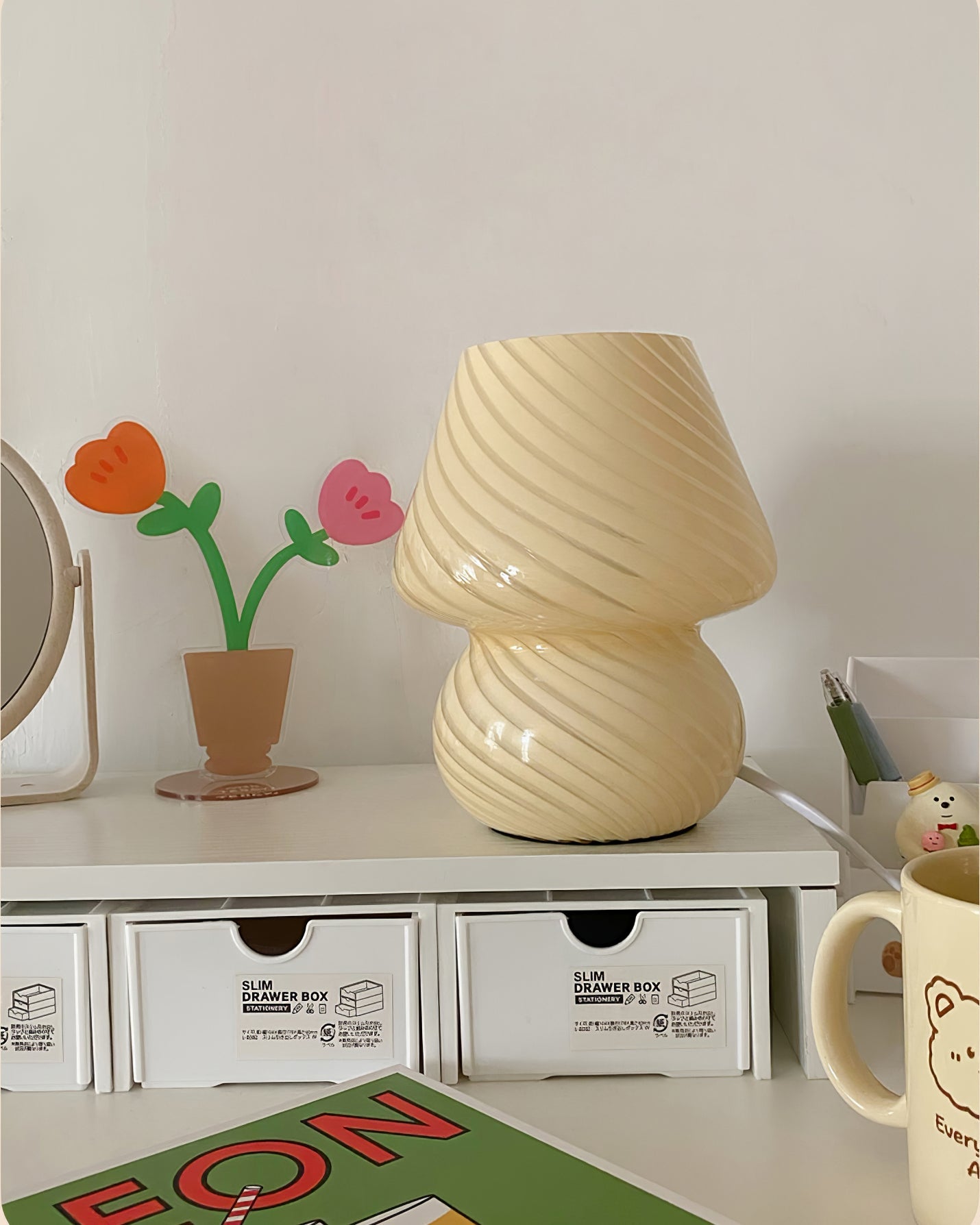 CHARLESTON CRYSTAL GLOBE TABLE LANTERN