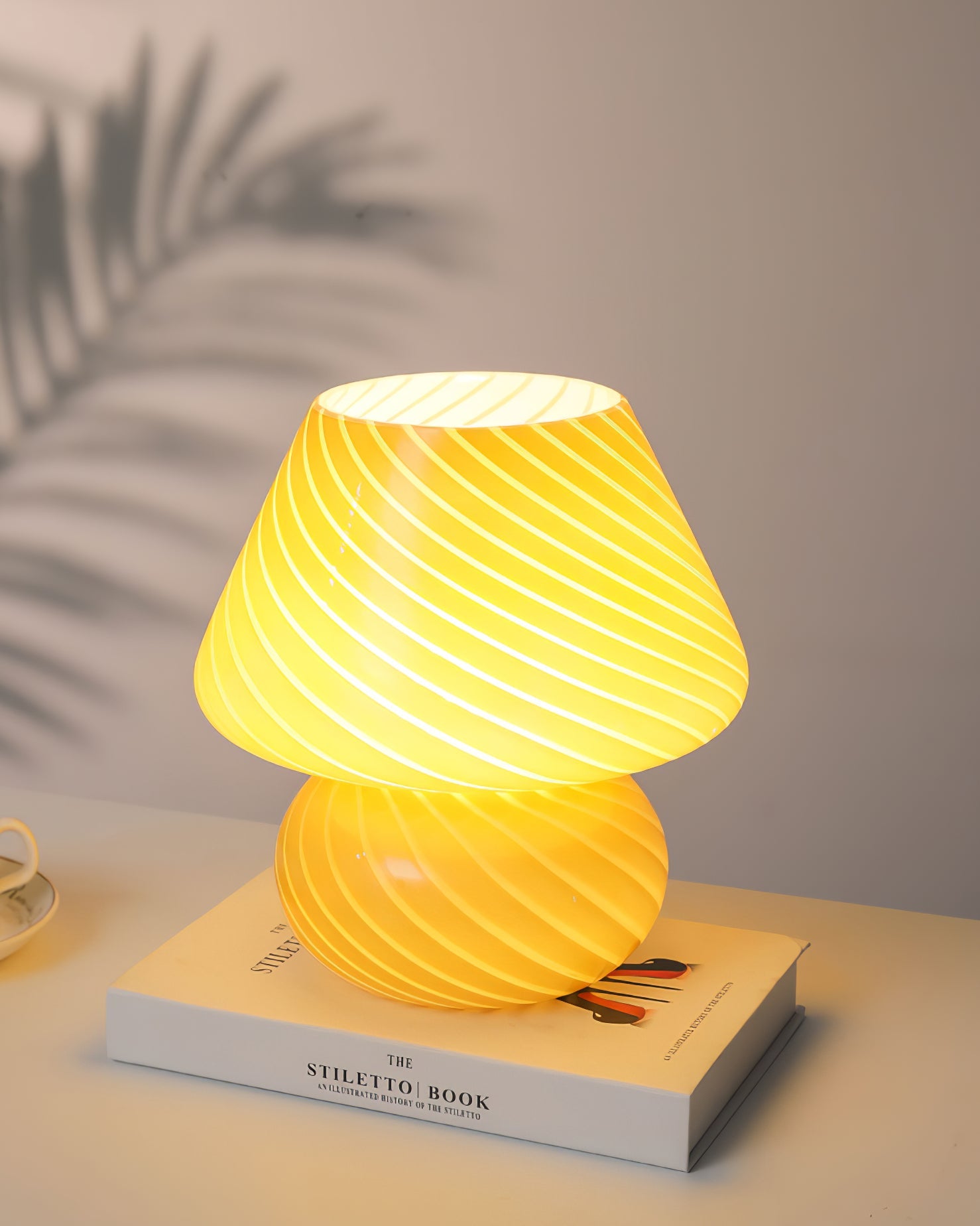 CHARLESTON CRYSTAL GLOBE TABLE LANTERN