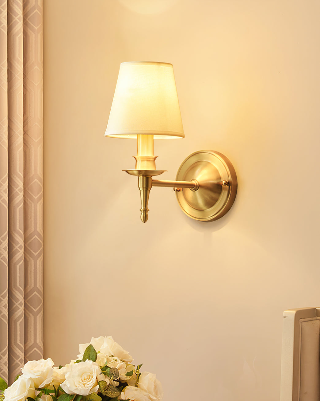 WINTHORPE VINTAGE BRASS WALL SCONCE