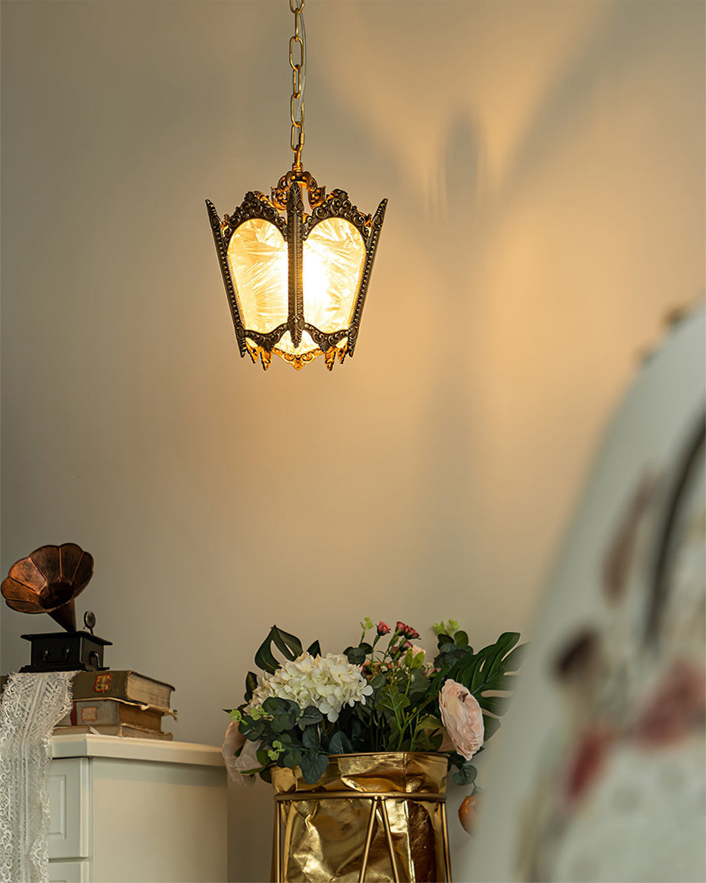 CHATHAM VICTORIAN INFLUENCE HANGING LANTERN