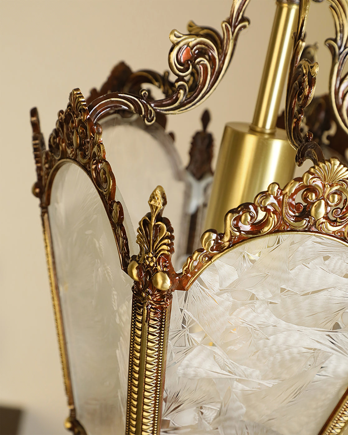 CHATHAM VICTORIAN INFLUENCE HANGING LANTERN