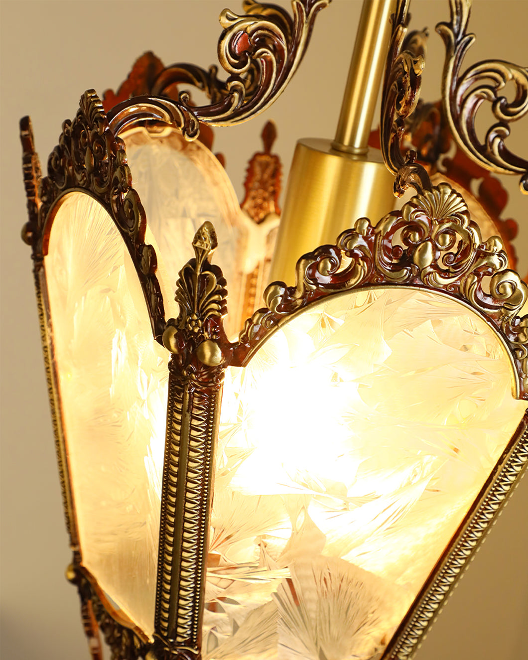 CHATHAM VICTORIAN INFLUENCE HANGING LANTERN