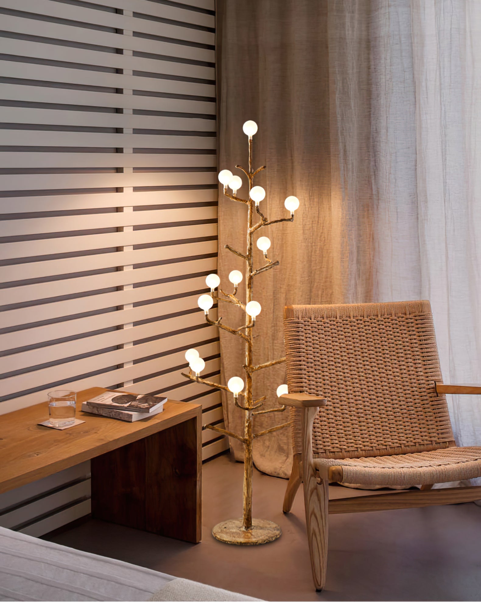 RAVENHALL WOODLAND HORN FLOOR LIGHT