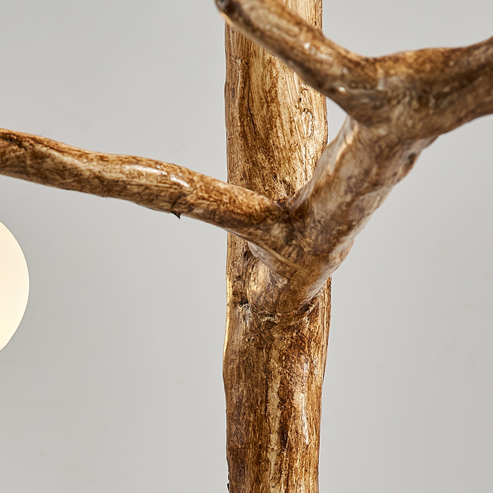 RAVENHALL WOODLAND HORN FLOOR LIGHT