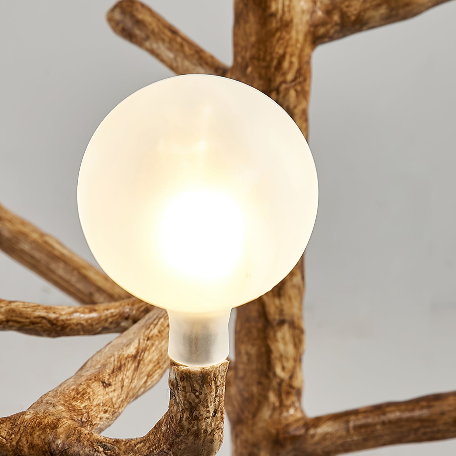 RAVENHALL WOODLAND HORN FLOOR LIGHT