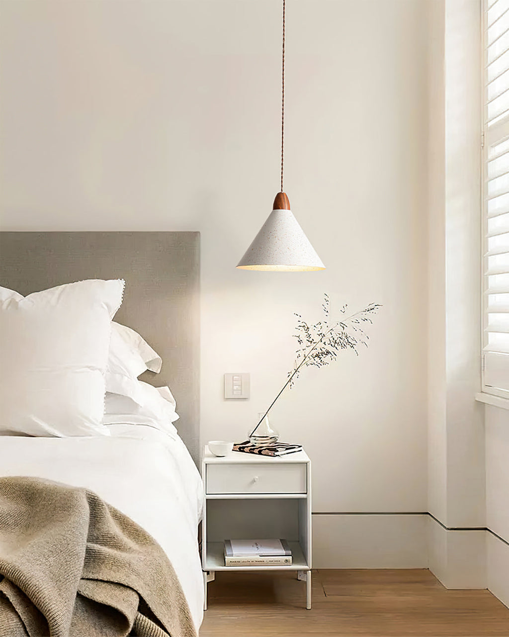 RAVENWOOD HANGING GLASS ILLUMINATOR