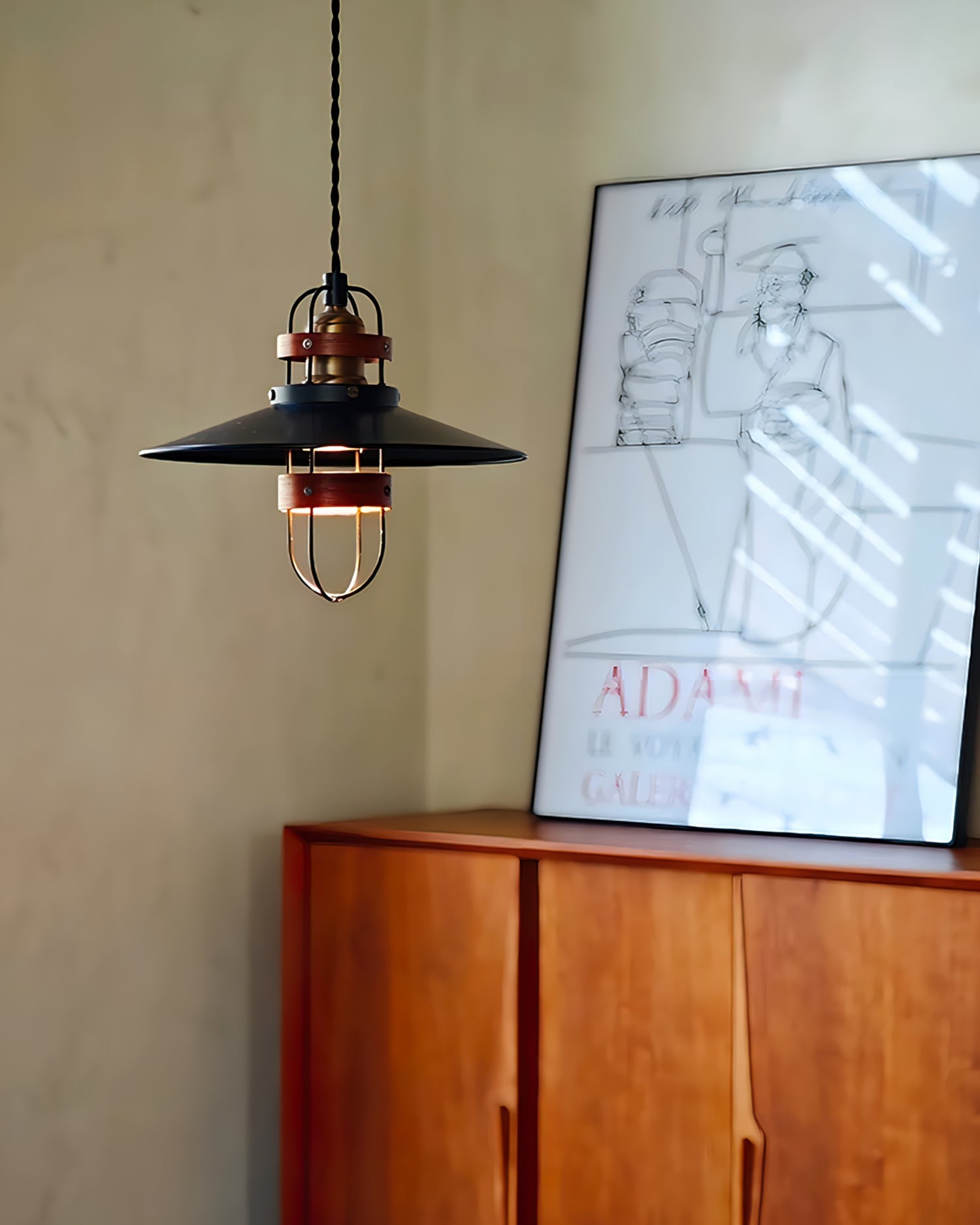 VANDERBILT HANGING GLASS ILLUMINATOR
