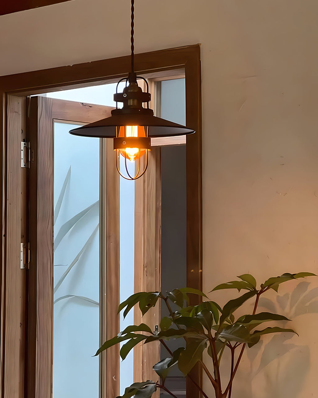 VANDERBILT HANGING GLASS ILLUMINATOR
