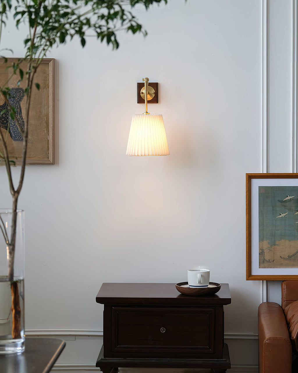 THISTLEWOOD GLOWING WALL SCONCE