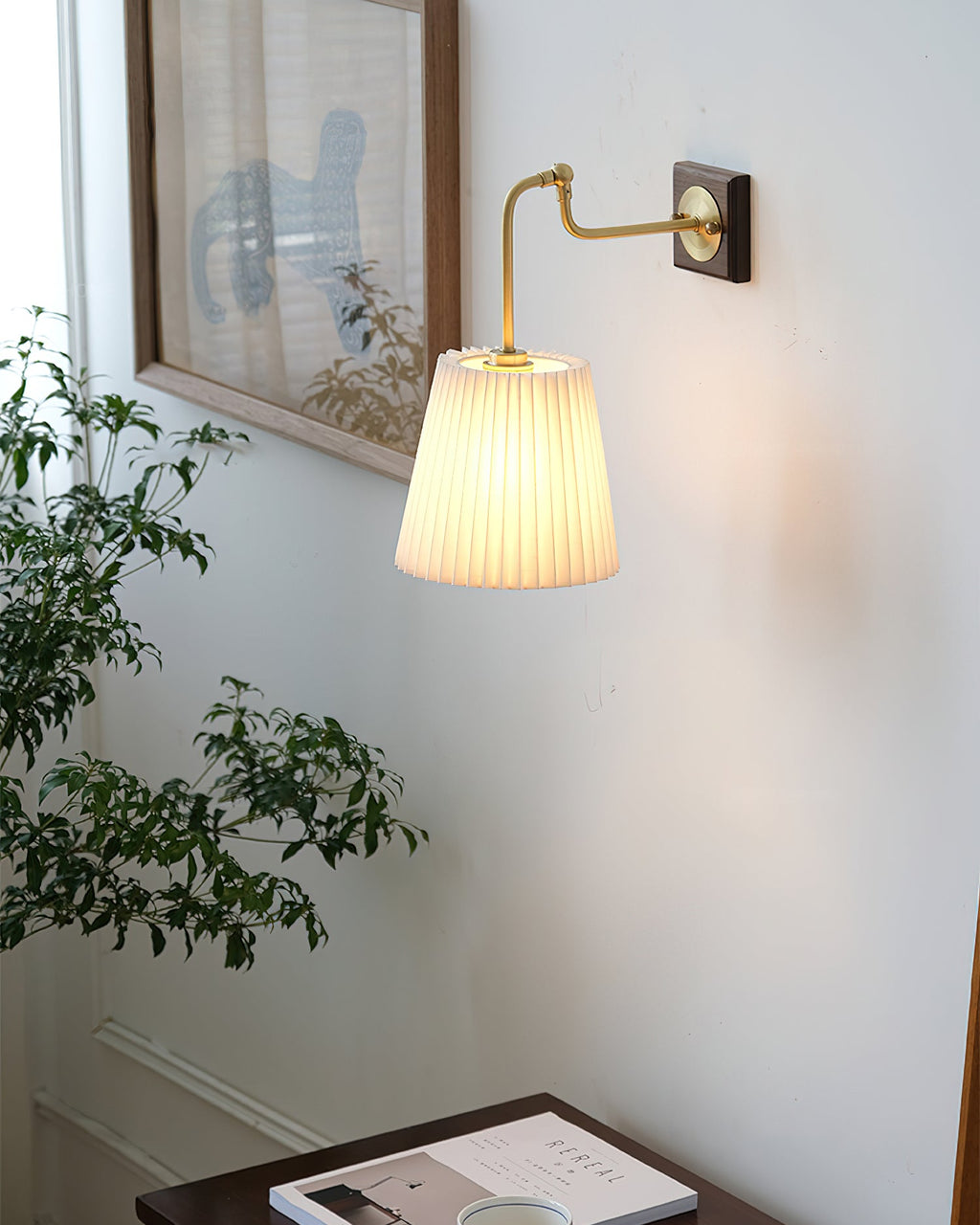 THISTLEWOOD GLOWING WALL SCONCE