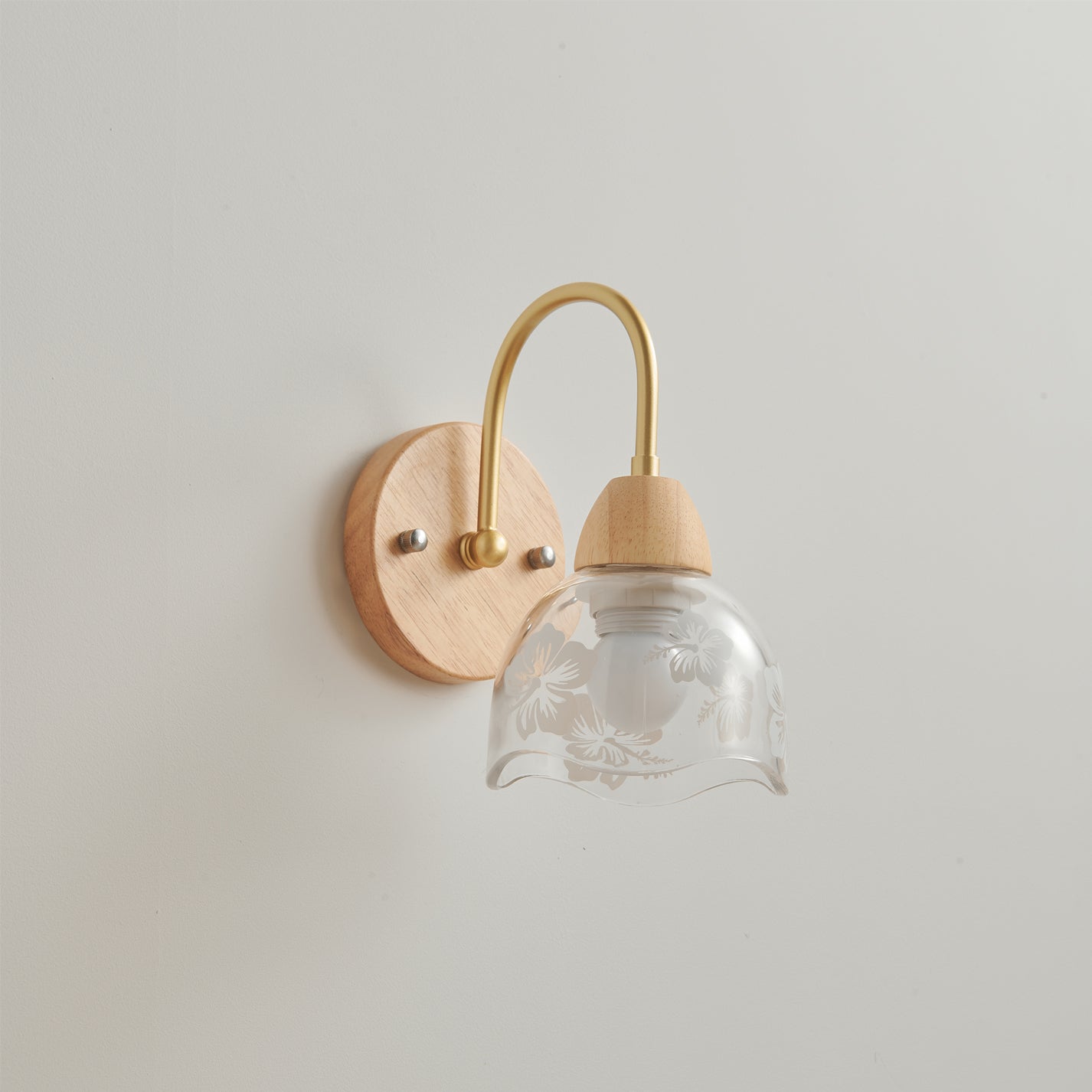 WINDSOR HALLWAY BRACKET LANTERN