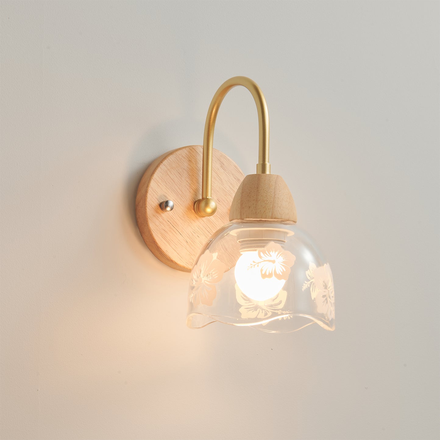 WINDSOR HALLWAY BRACKET LANTERN