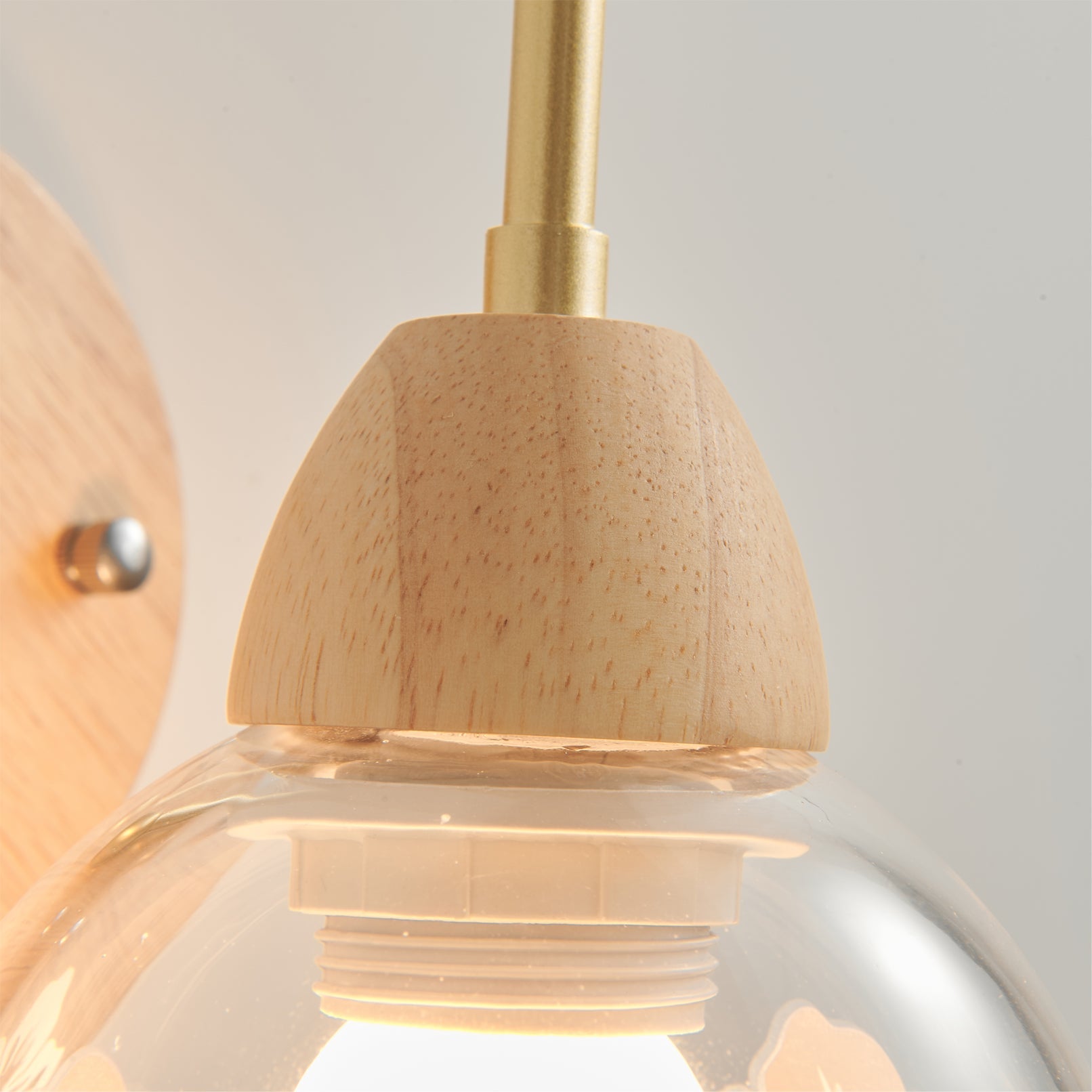 WINDSOR HALLWAY BRACKET LANTERN